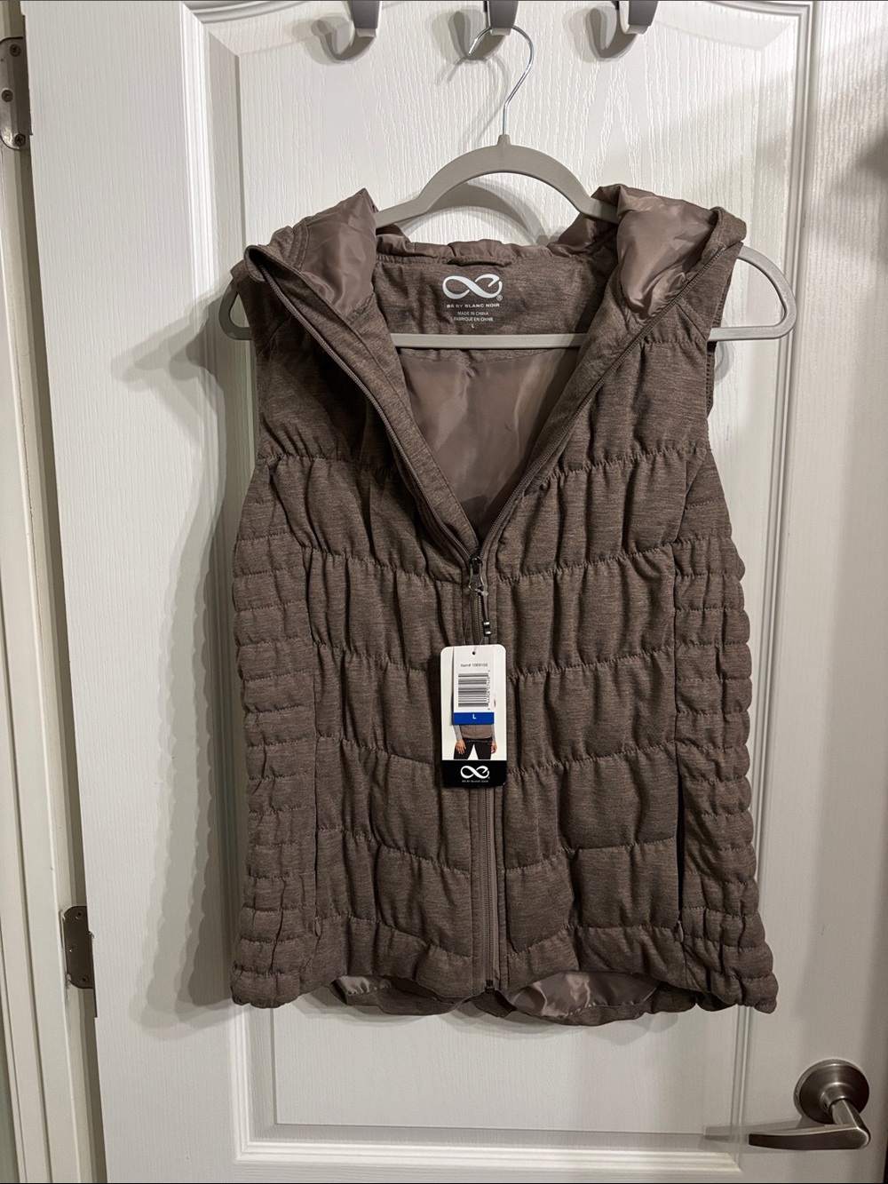 blanc noir Quilted Sleeveless Hooded Vest in Taupe Brown